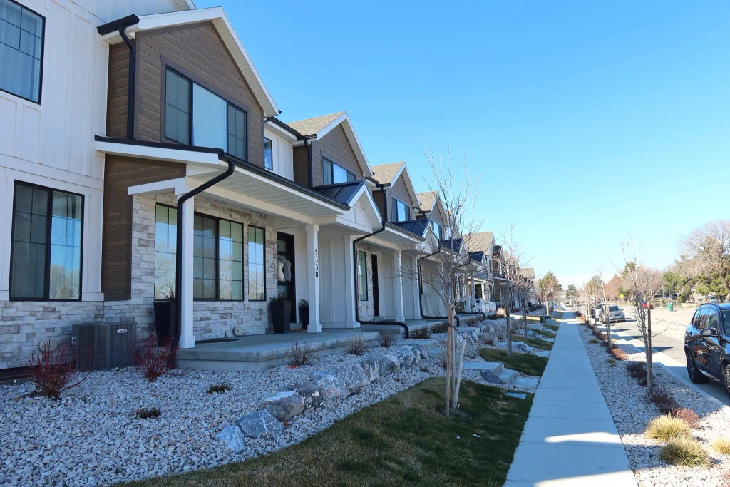 5338 S Allendale Dr, Murray