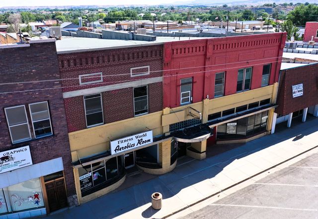 39 W Main St, Price