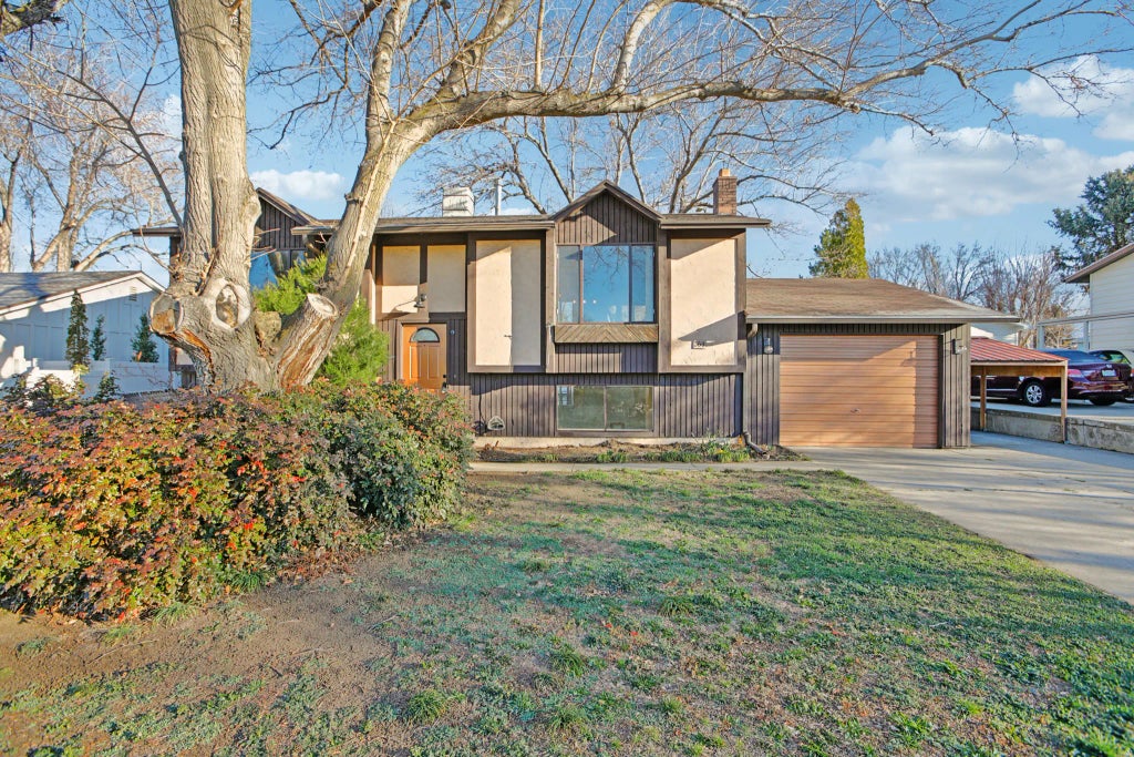 569 E Aloha Ln, Sandy