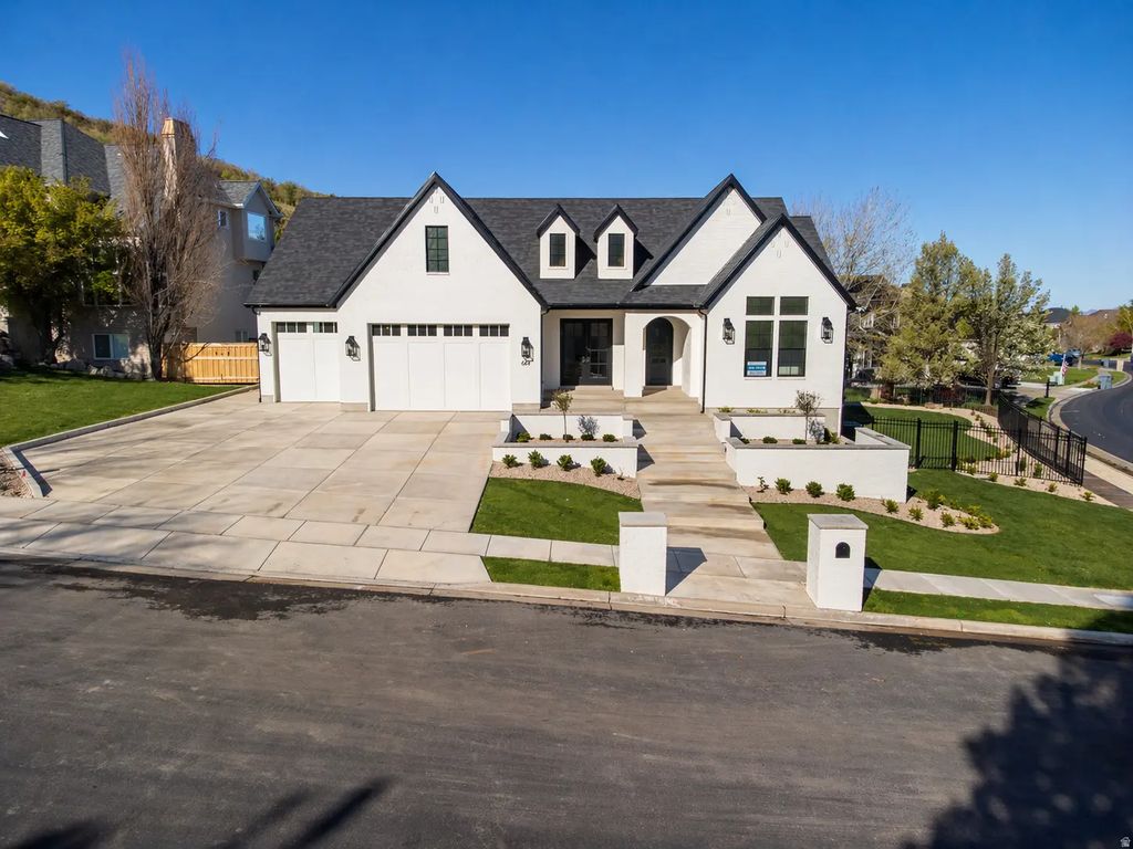 664 S Wildflower Cir, North Salt Lake
