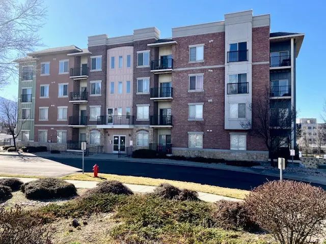 194 W Albion Village Way 303, Sandy