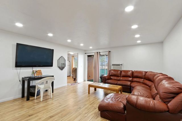 1842 E 5625 S C, Ogden