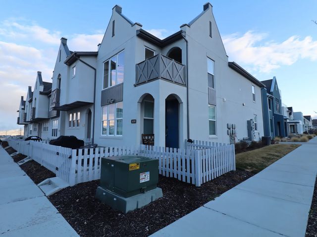 11589 S Dorian Way W 140, South Jordan