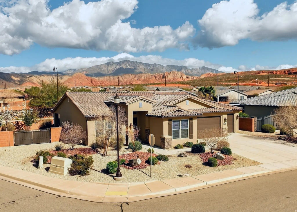 284 W Via Modelo, Washington