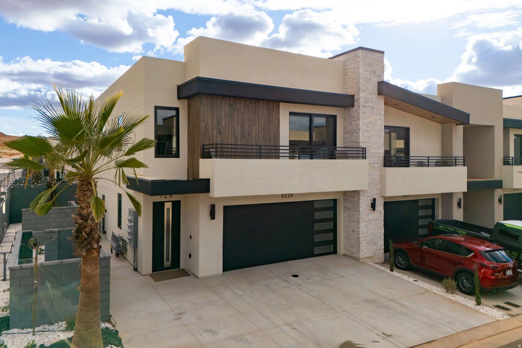 5252 W 2440 S, Hurricane