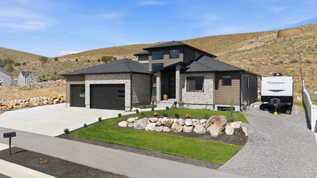 2313 E Patriot Dr, Eagle Mountain