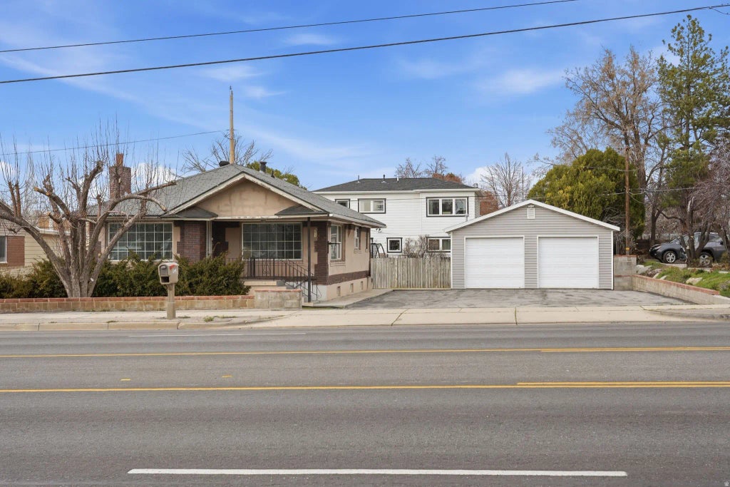 971 E 3900 S, Millcreek