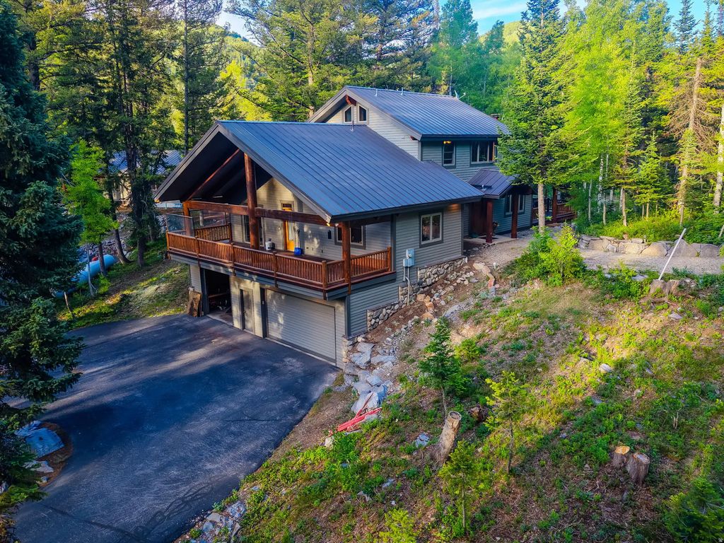 9443 E Wild Clematis Ln S, Brighton