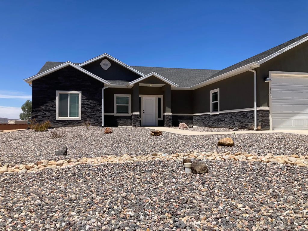 256 S 1175 W, Parowan