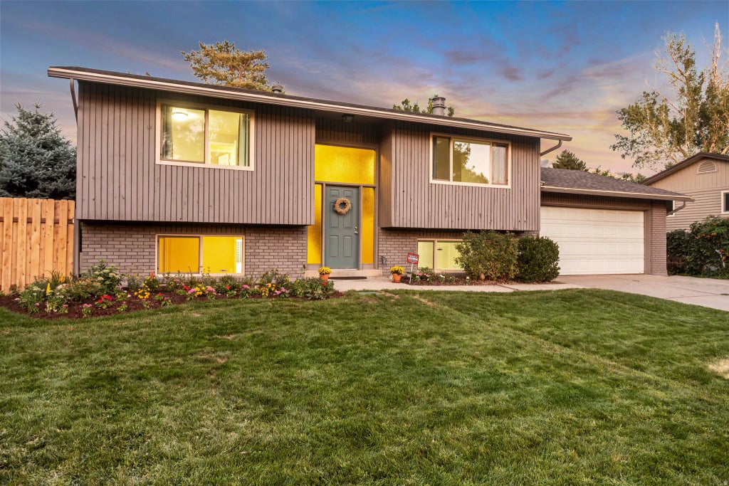 10889 S Granite Dr E, Sandy