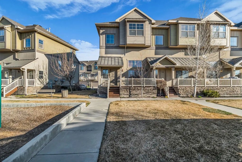 586 E 1590 S, Lehi