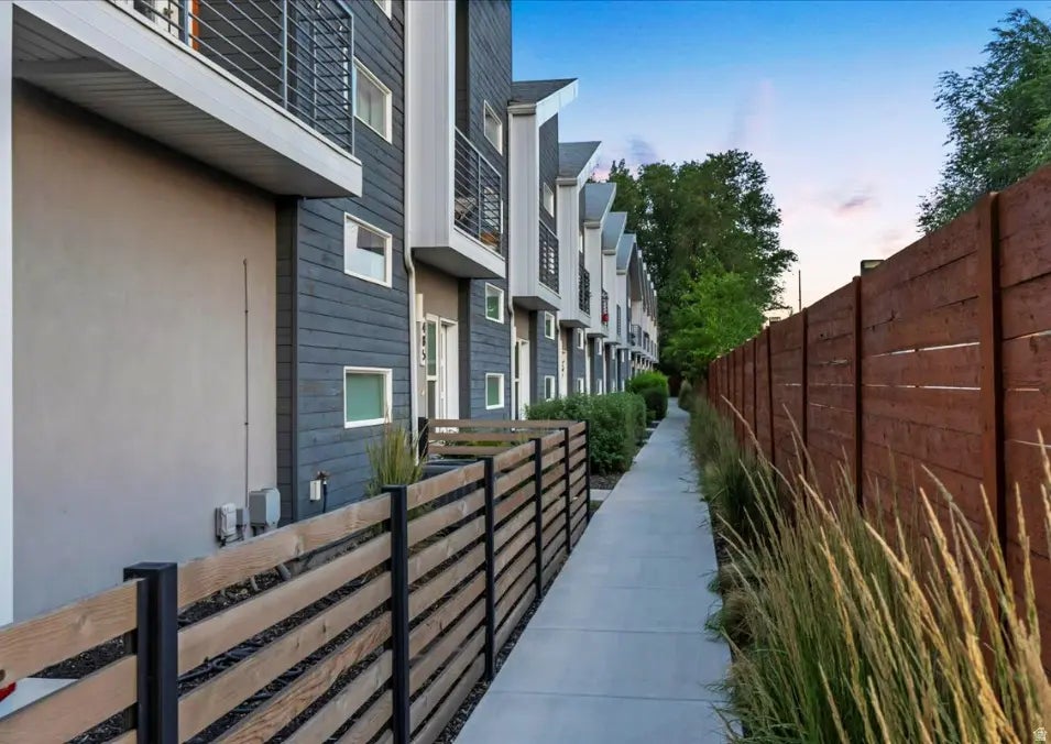 449 N Beaumont Ct E, Salt Lake City