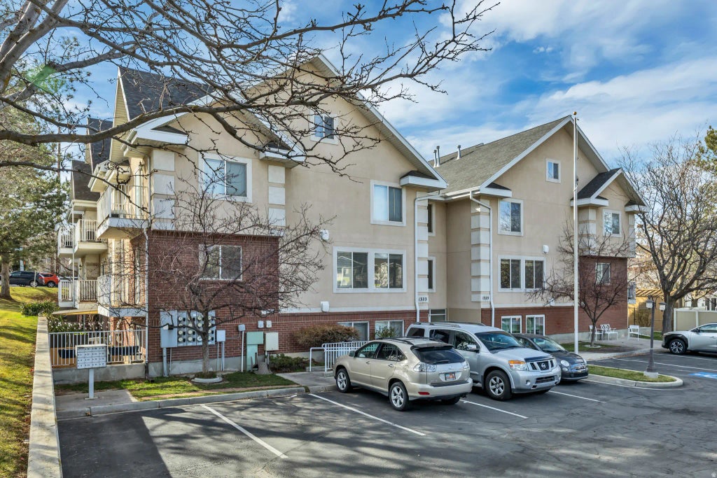 1323 E 4500 S 13, Millcreek