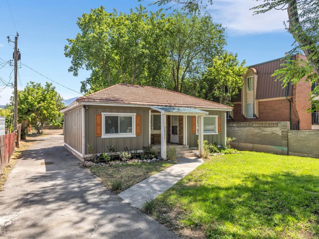 3821 S 300 E, South Salt Lake