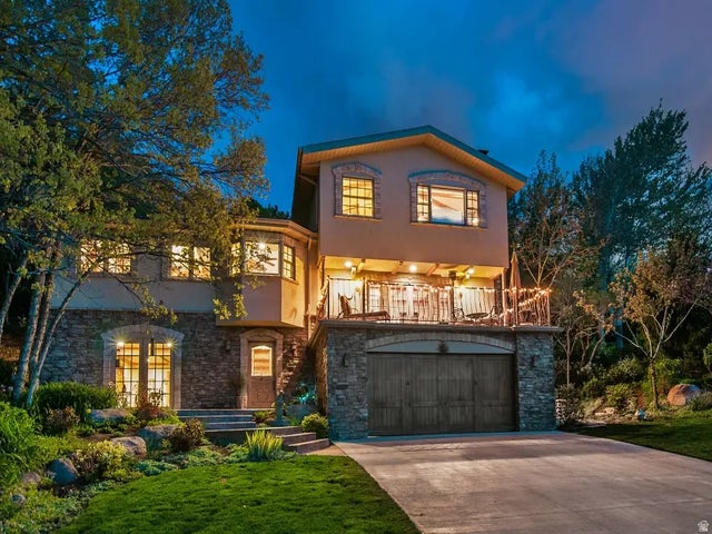 2015 E Dimple Dell Rd, Sandy