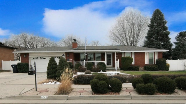 1242 E Earl Way S, Sandy