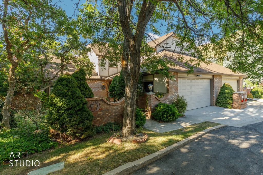 4741 S Banbury, South Ogden
