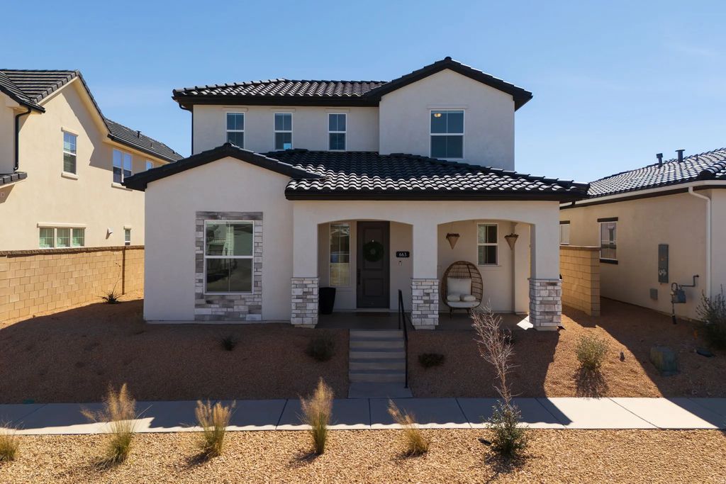 663 W Green Mountain Dr, St. George