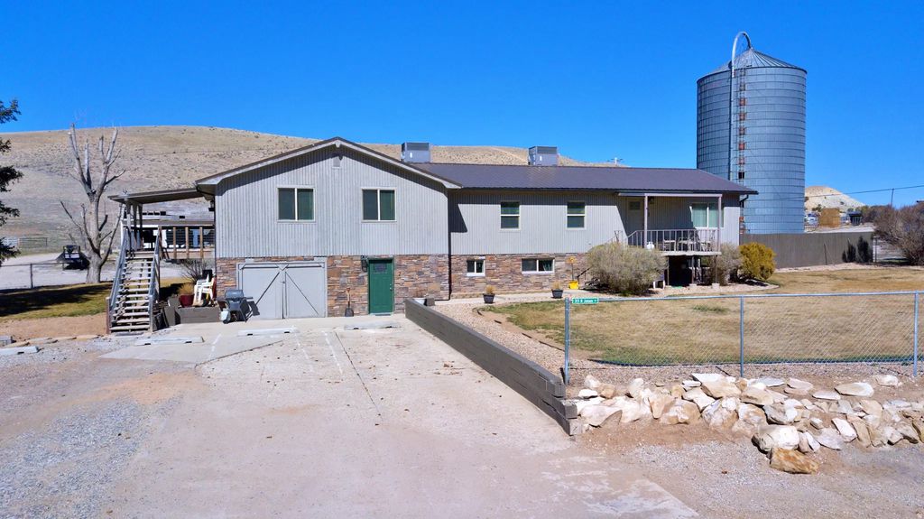 315 E Jensen Ln E, Sterling