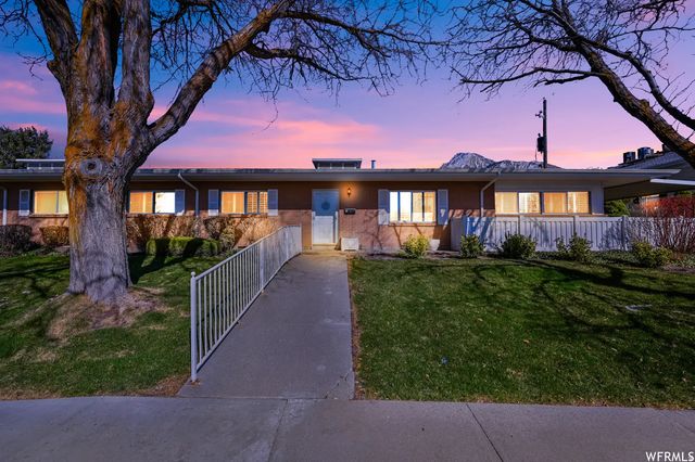 2244 E Carriage Ln S 74, Holladay