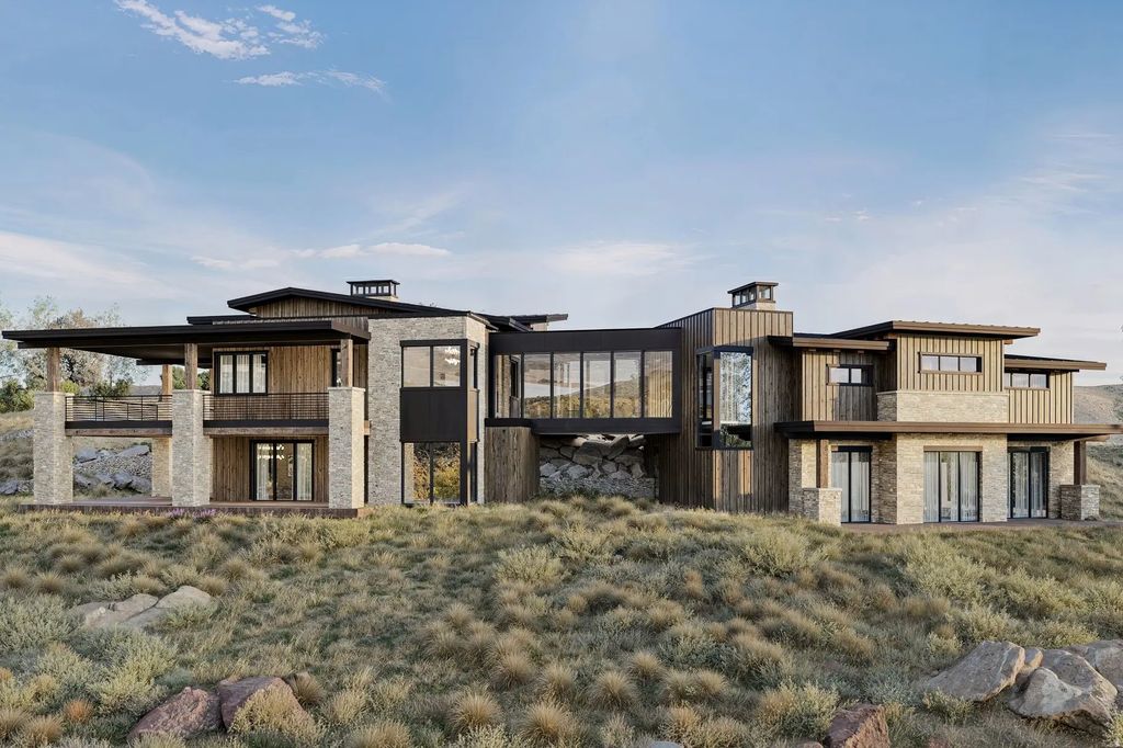 3727 E Tuhaye Holw, Hideout
