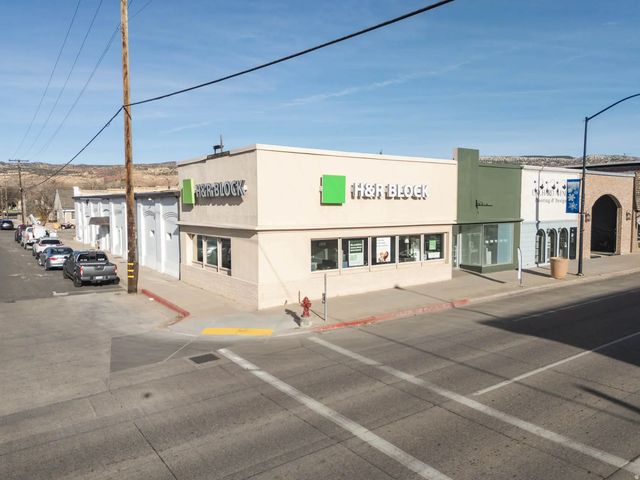 92 S Main St, Richfield
