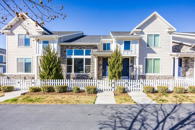 1055 W Painted Horse Ln, Bluffdale