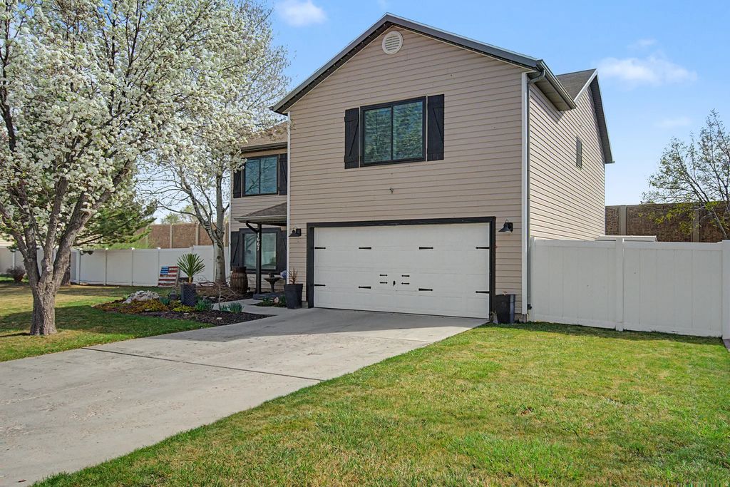 1667 W 900 S S, Lehi