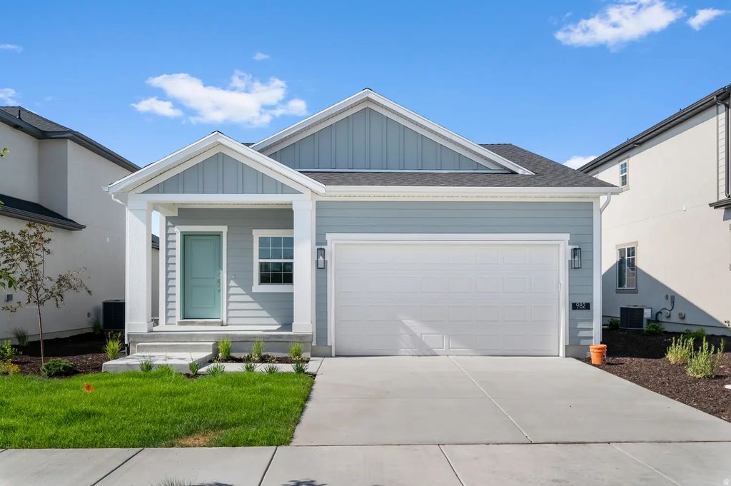 982 W Peregrine Dr, Stansbury Park