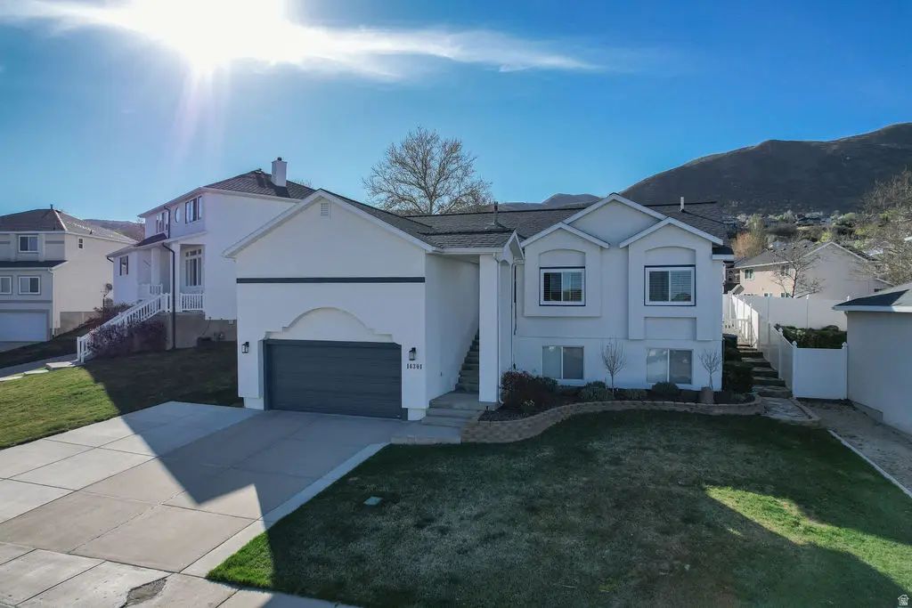 14301 S Elsbrook Cir, Draper