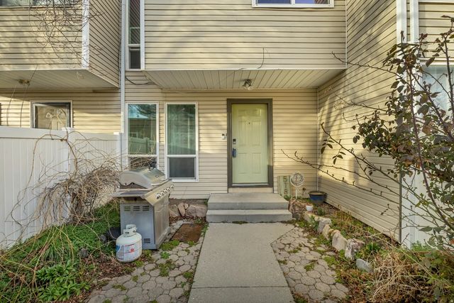 5189 S Gravenstein Park W, Murray