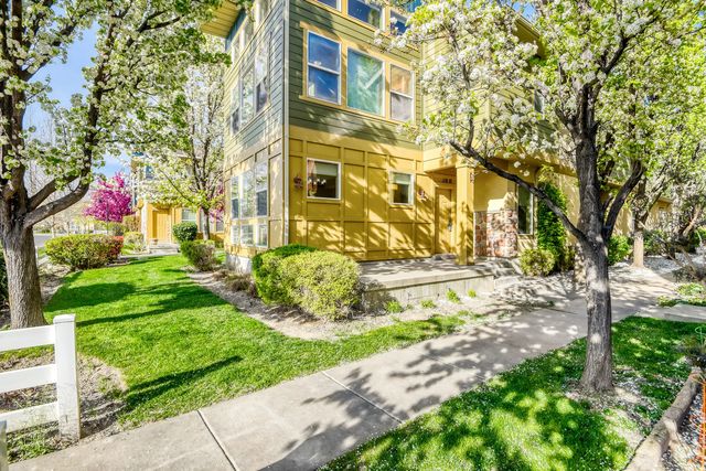 1114 N Shepard Creek Pkwy 10, Farmington