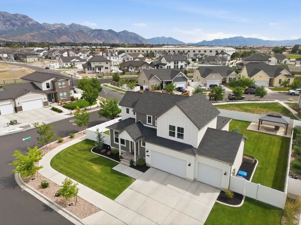 1383 W Watson Ln, Lindon