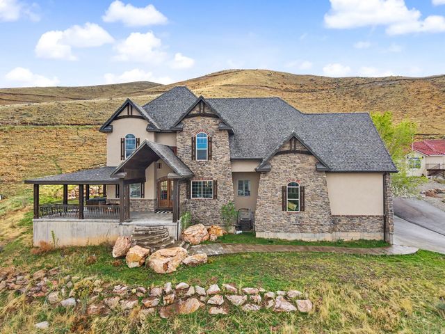 414 Meadows Dr, Tooele