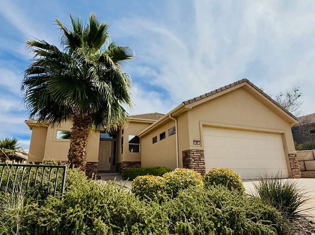 221 Emeraud Dr 11, St. George