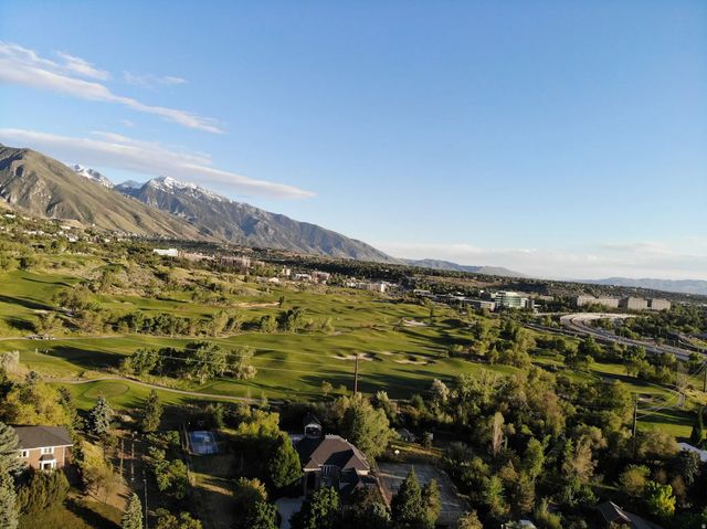 5830 S Wasatch Blvd, Holladay