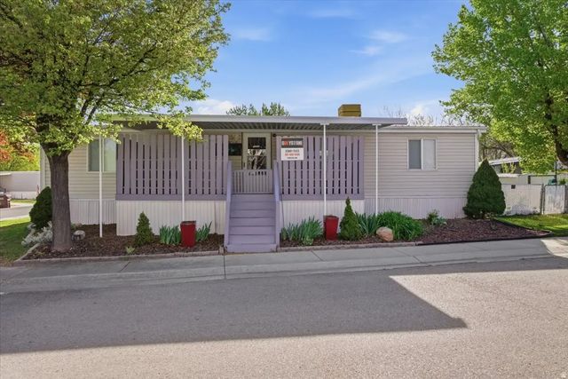 244 E Crescent Pkwy S 206, Sandy