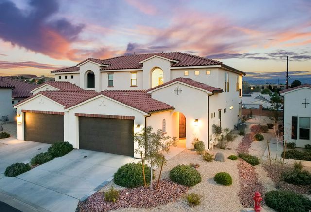 812 N Via Modelo Cir W, Washington
