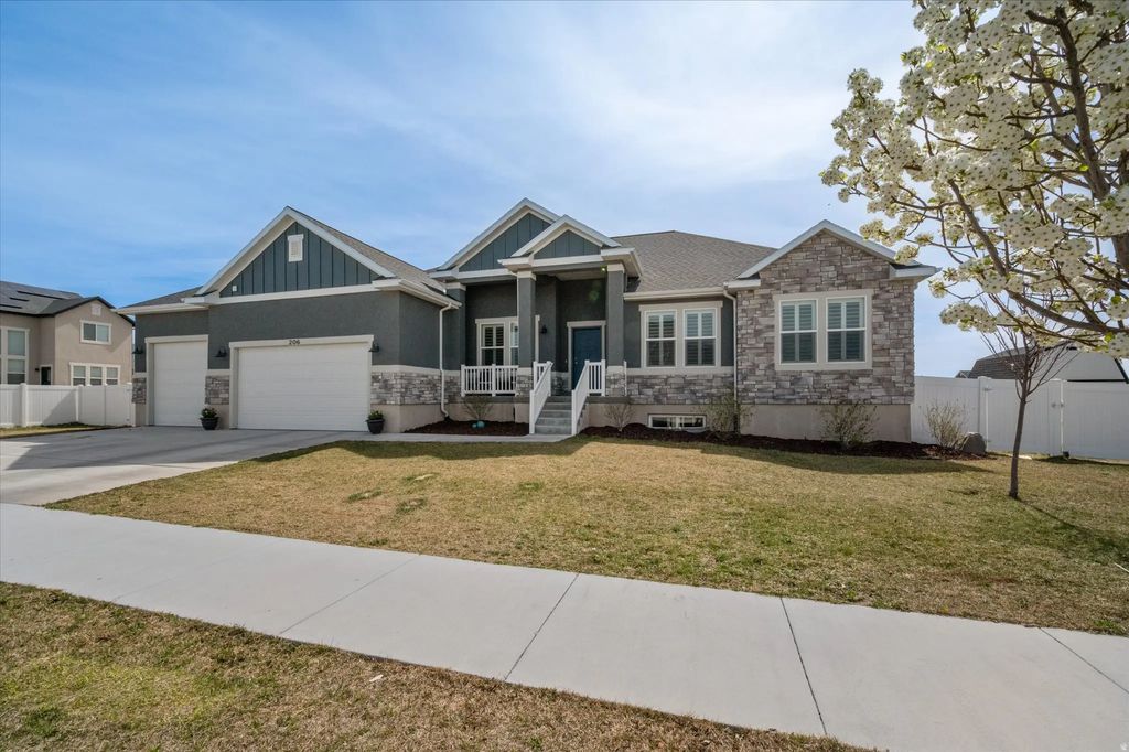 206 E Mount Emmons Dr 1438, Eagle Mountain
