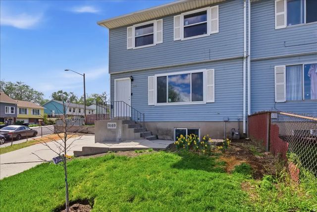 9169 W Copper Cove Cir, Magna