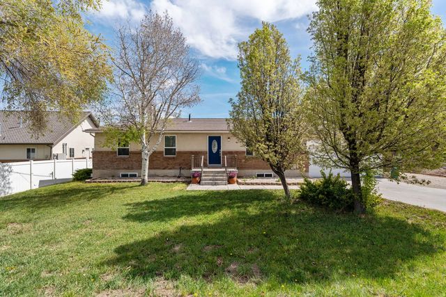 11881 S 2700 W, Riverton