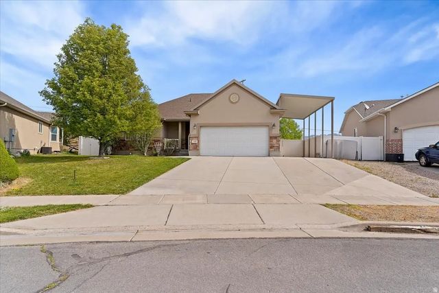 949 E Chris Cir, Clearfield