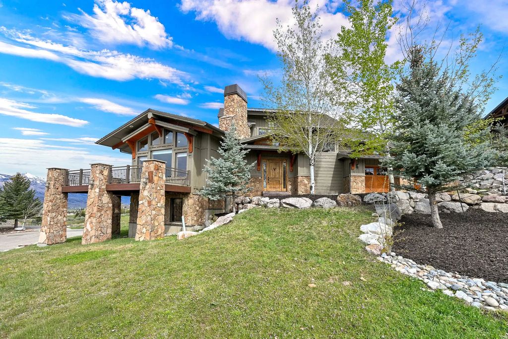 3697 N Elkridge Tr E, Eden