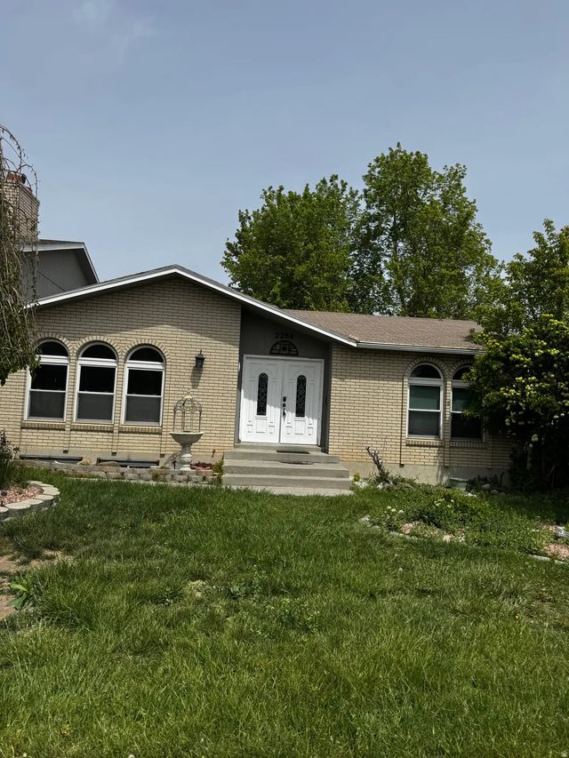 2284 W Zions Dr S, Taylorsville