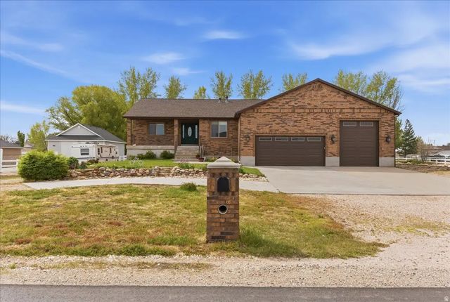 6237 W 4600 S, Hooper