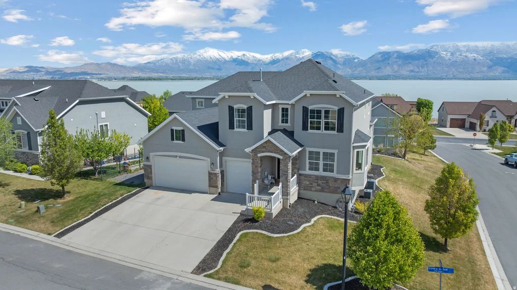 1904 S Links Dr E, Saratoga Springs