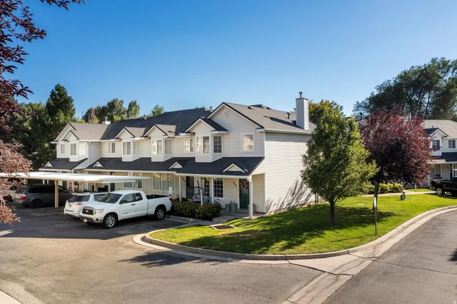 1027 E Sara Ln S, Ogden