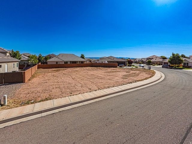 422 E Saddleback Rd 44, Washington