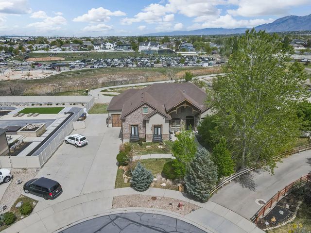 217 E Scenic Peak Cv, Draper