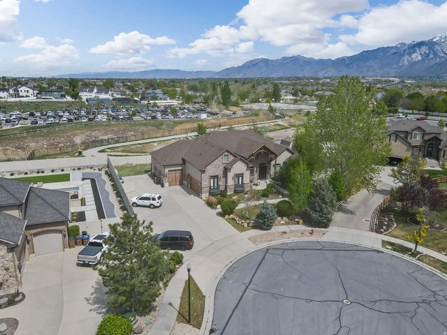 217 E Scenic Peak Cv, Draper